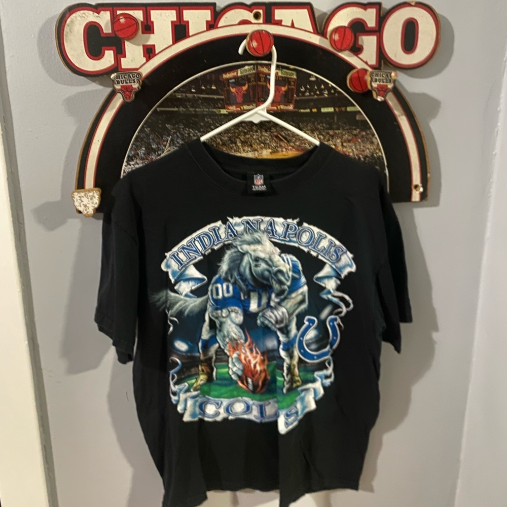 Indianapolis colts t shirt size large